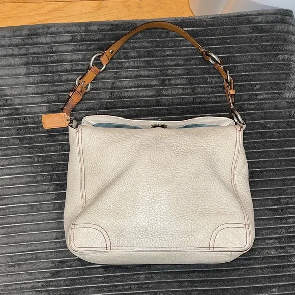 Authentic COACH chelsea bag in taupe - Picture 3 of 12